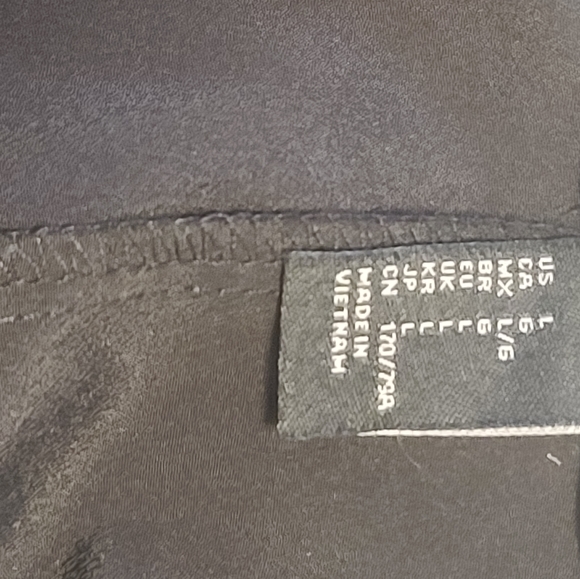 Forever 21 large black skirt - Picture 3 of 5